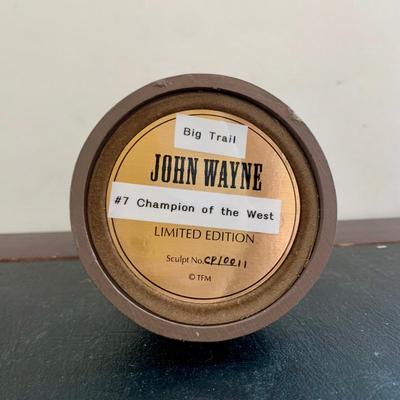 LOT 106 L: Franklin Mint John Wayne Limited Edition Sculptures