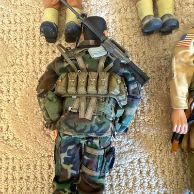 LOT 108L: Military Action Figures w/ Lots of Accessories