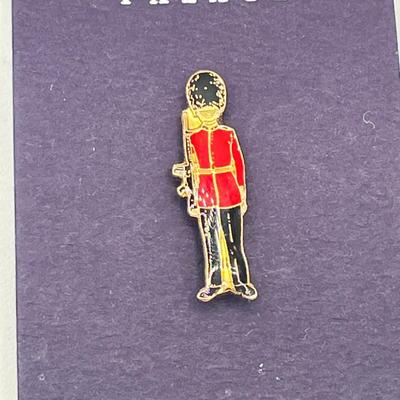 LOT 121J: British Memorabilia - Keychains, Pins, & More!