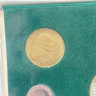 LOT 125J: Vatican Collectible Coins