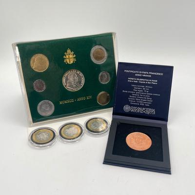 LOT 125J: Vatican Collectible Coins