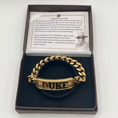 LOT 126J: Vintage John Wayne Collectibles