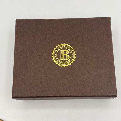 LOT 126J: Vintage John Wayne Collectibles