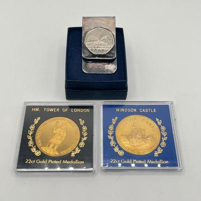 LOT 128J: 22CT Gold Plated Medallions - Windsor Castle and Tower of London + 2000 Public Libraries 50 Pence Coin Money Clip