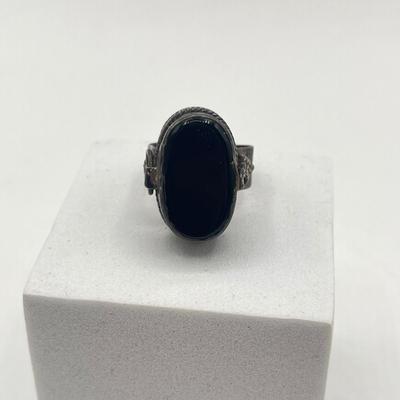 LOT 129J: Vintage Sterling Adjustable Poison Ring