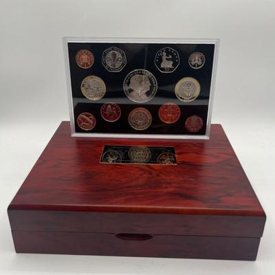 LOT 139J: 2007 United Kingdom Executive Proof Coin Collection