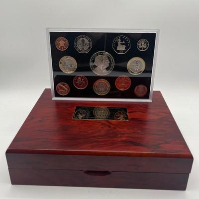 LOT 139J: 2007 United Kingdom Executive Proof Coin Collection