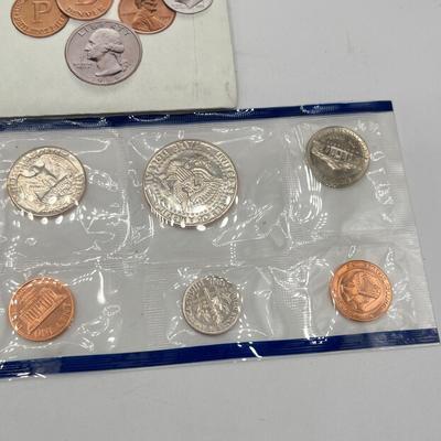 LOT 148J: United States Mint Proof & Uncirculated Coin Sets