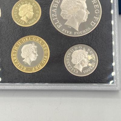 LOT 153J: 2005 United Kingdom Proof Coin Set