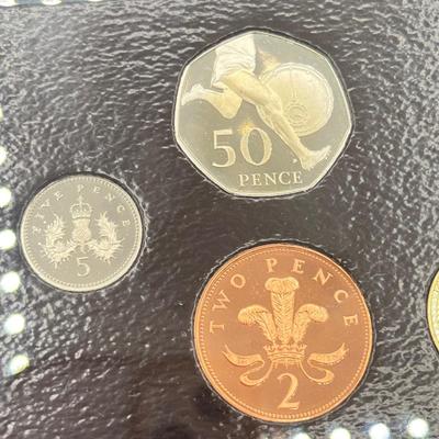 LOT 154J: 2004 United Kingdom Proof Coin Set