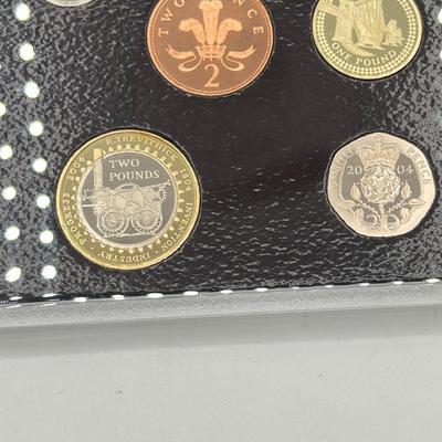 LOT 154J: 2004 United Kingdom Proof Coin Set
