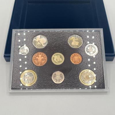 LOT 154J: 2004 United Kingdom Proof Coin Set