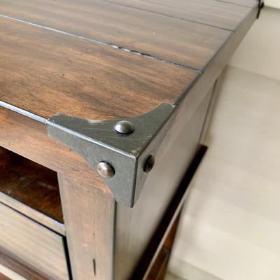 LOT 161 G: Aspen Skies Stand Alone Laptop Desk & Wooden Coat Rack