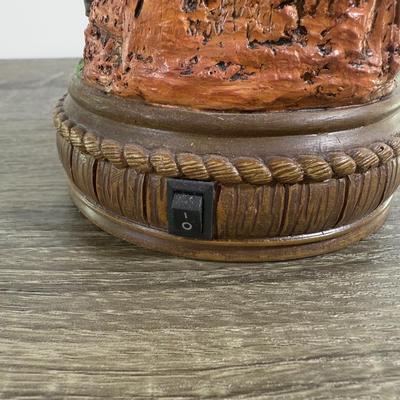 LOT 164B: John Wayne Bradford Exchange - An American Hero Illuminated Statement Edition A0574, American Legend 1st Issue A7344, Silver...