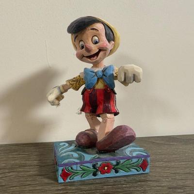 LOT 165K: Jim Shore - 2006 Heartwood Creek "Here We Come A Caroling Among the Leaves So Green" C4005326 & Disney Traditions...