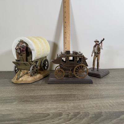 LOT 168L: Bradford Exchange John Wayne - 2009 America's Lawman A0048, 2011 Edwin M Knowles A Legend Stands Tall A0812 & 2012...