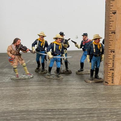 LOT 169L: King & Country Mini Figures - King's X