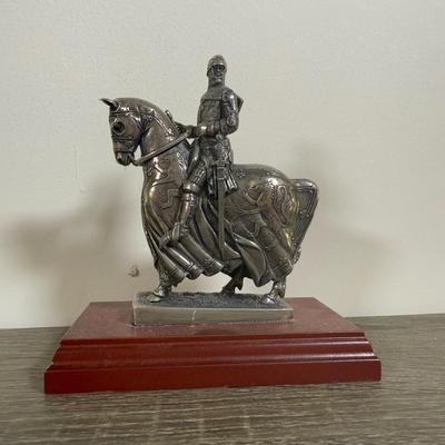 LOT 170L: Collection of Silvertone Statues w/ Big Ben Clock