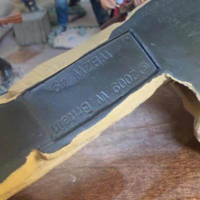 LOT 173L: Variety of Zulu War Mini Figurines w/ Accessories