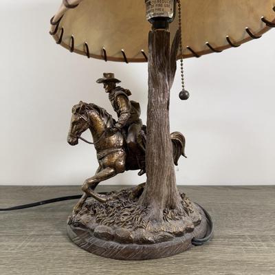 LOT 175L: 2010 Bradford Exchange John Wayne, "American Legend" Accent Lamp (16")