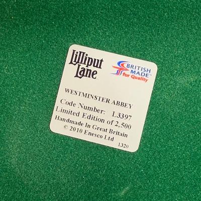 LOT 177L: Lilliput Lane Miniature British Buildings