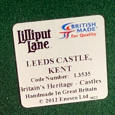 LOT 177L: Lilliput Lane Miniature British Buildings