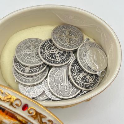 LOT 181J: Miscellaneous Religious Items - Pins, Rosaries, and more!