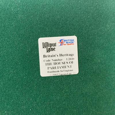 LOT 184L: Lilliput Lane Miniature British Buildings