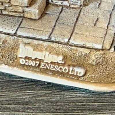 LOT 184L: Lilliput Lane Miniature British Buildings