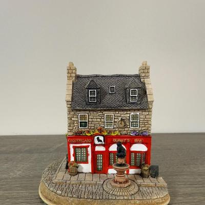LOT 184L: Lilliput Lane Miniature British Buildings