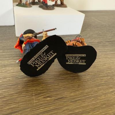 LOT 185L: King & Country Pike & Musket Mini Figurine Set