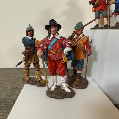 LOT 185L: King & Country Pike & Musket Mini Figurine Set