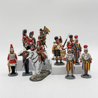 LOT 186L: Great Britain Miniature Figurines - King & Country and More