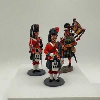 LOT 186L: Great Britain Miniature Figurines - King & Country and More