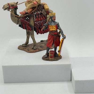 LOT 187L: King & Country Mini Figurines - King Arthur and His Knights of the Round Table, Crusaders & Lawrence of Arabia