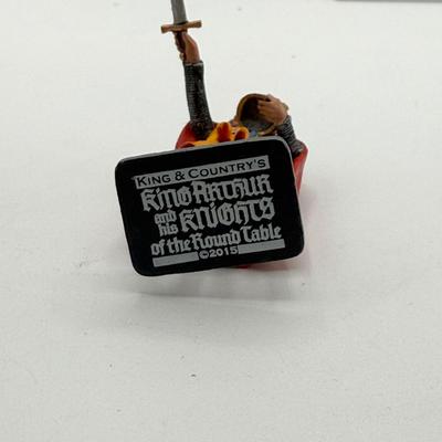 LOT 187L: King & Country Mini Figurines - King Arthur and His Knights of the Round Table, Crusaders & Lawrence of Arabia