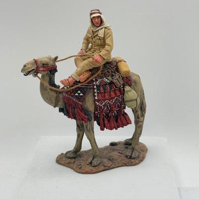 LOT 187L: King & Country Mini Figurines - King Arthur and His Knights of the Round Table, Crusaders & Lawrence of Arabia