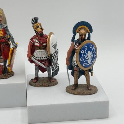 LOT 187L: King & Country Mini Figurines - King Arthur and His Knights of the Round Table, Crusaders & Lawrence of Arabia