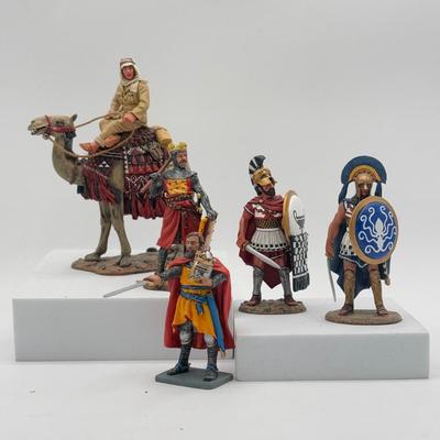 LOT 187L: King & Country Mini Figurines - King Arthur and His Knights of the Round Table, Crusaders & Lawrence of Arabia