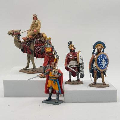LOT 187L: King & Country Mini Figurines - King Arthur and His Knights of the Round Table, Crusaders & Lawrence of Arabia