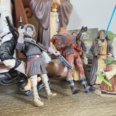 LOT 192L: 1990s & Later Star Wars Toys & Action Figures