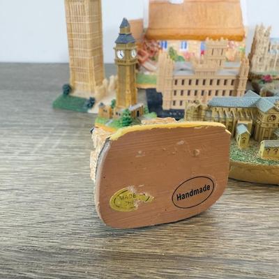 LOT 194L: Miniature Buildings and Landmarks Collection