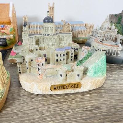 LOT 194L: Miniature Buildings and Landmarks Collection
