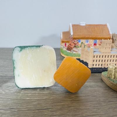 LOT 194L: Miniature Buildings and Landmarks Collection