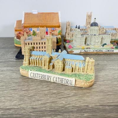 LOT 194L: Miniature Buildings and Landmarks Collection