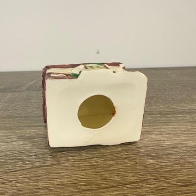 LOT 197L: Mini Ceramic Houses / Buildings incl. Department 56 Ornaments