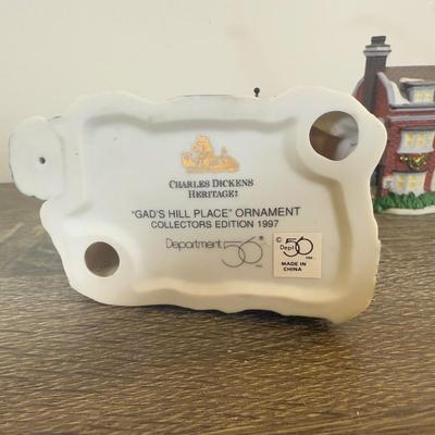 LOT 197L: Mini Ceramic Houses / Buildings incl. Department 56 Ornaments