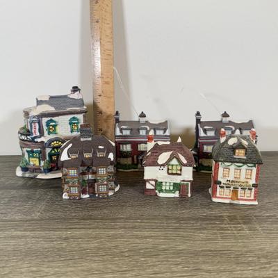 LOT 197L: Mini Ceramic Houses / Buildings incl. Department 56 Ornaments