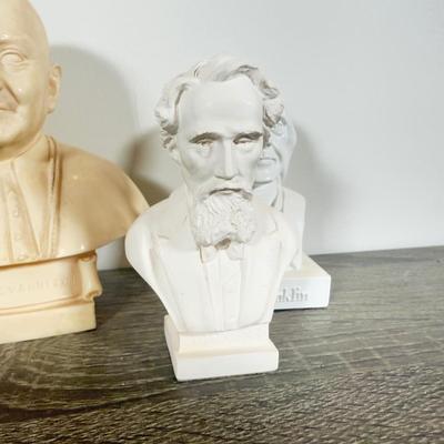LOT 199L: Collection of Miniature busts - Charles Dickens & More