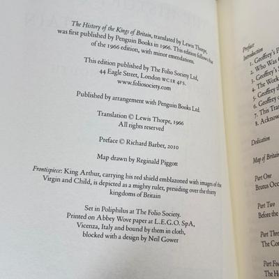 LOT 236L: Folio Society Books - The Face of Battle, The Wars of The Roses & The History of the Kings of Britain